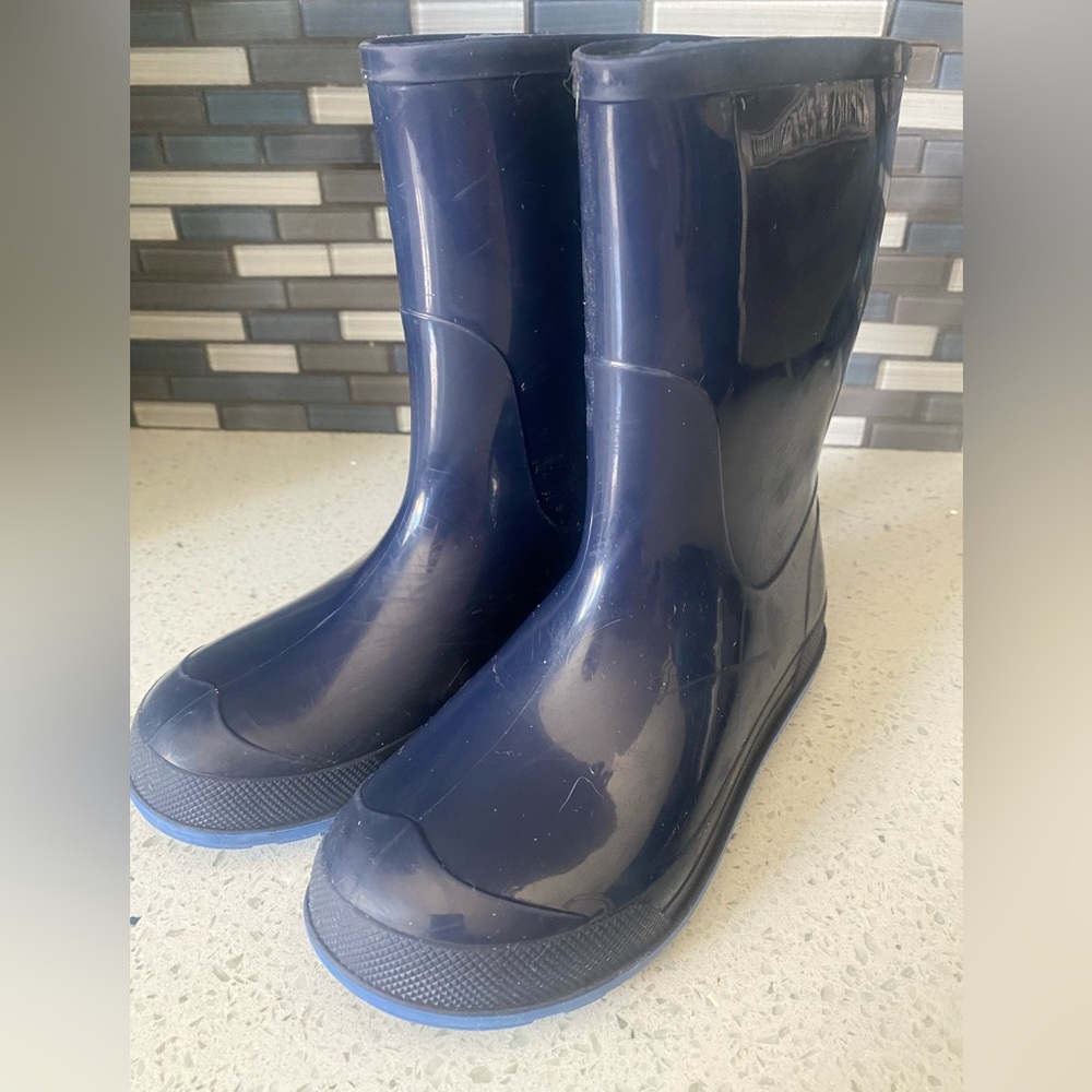 Childrens size 11-12 Navy Blue Rain boots